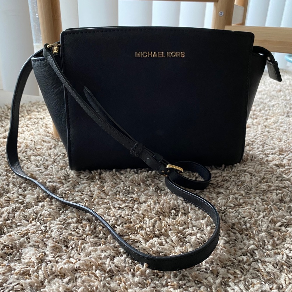 Michael Kors Medium Saffiano Leather Crossbody Bag